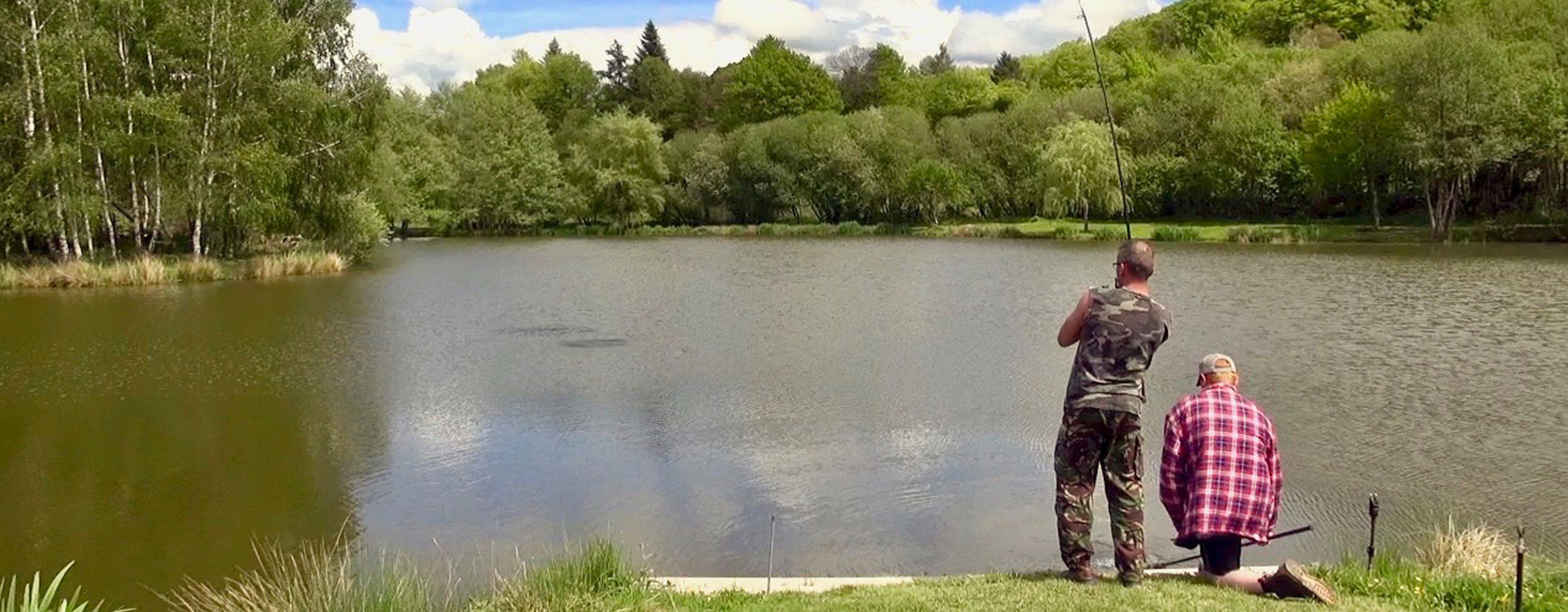 Customers fishing for Carp in France at Etang de Azat-Chatenet French fishing lake