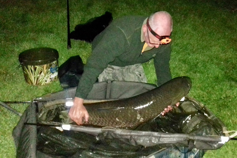 Lake record holder for 52lb grass carp caught at Etang de Azat-Chatenet fishing lake in France